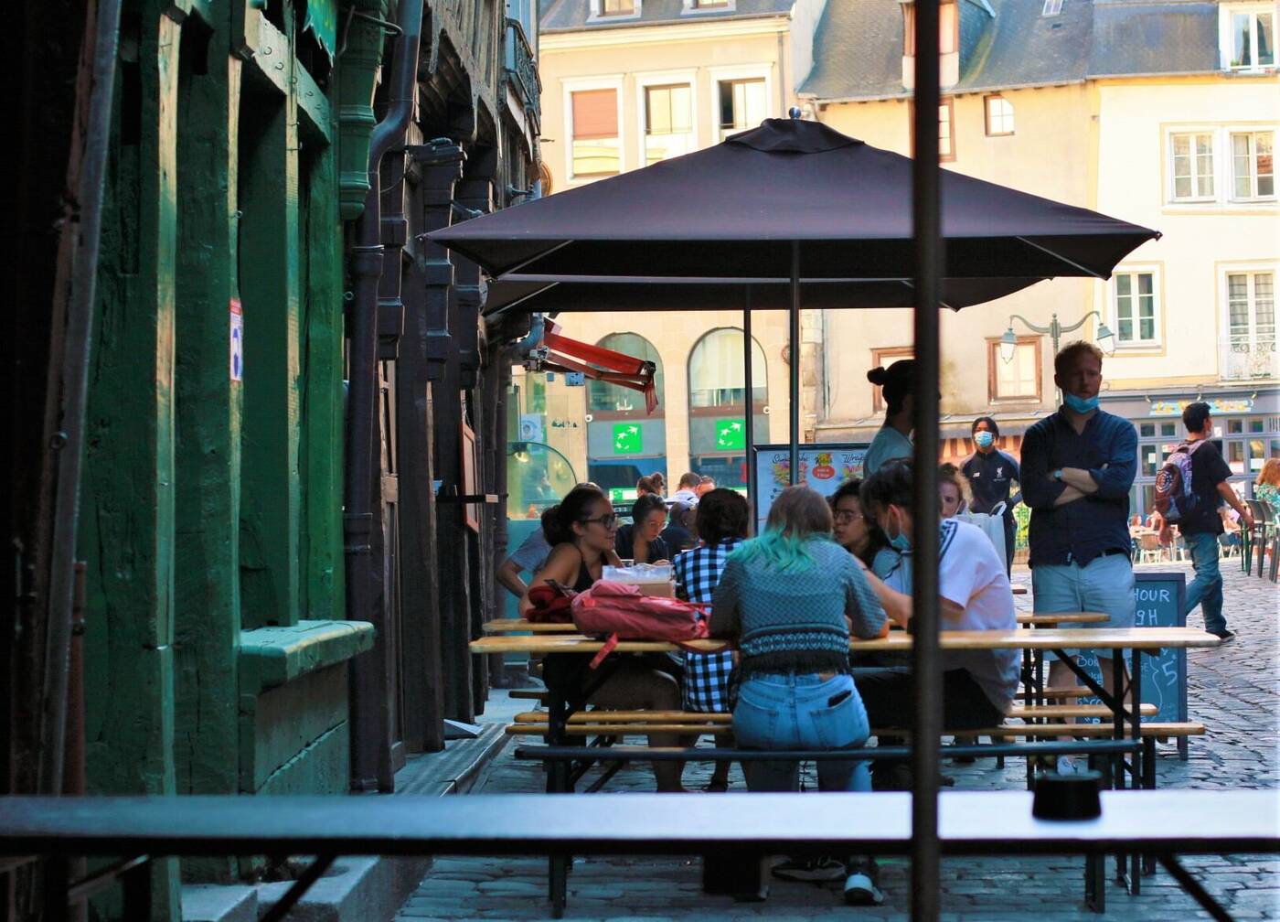 Photographie originale de la rue Saint-Michel à Rennes, prise le 14 septembre 2020